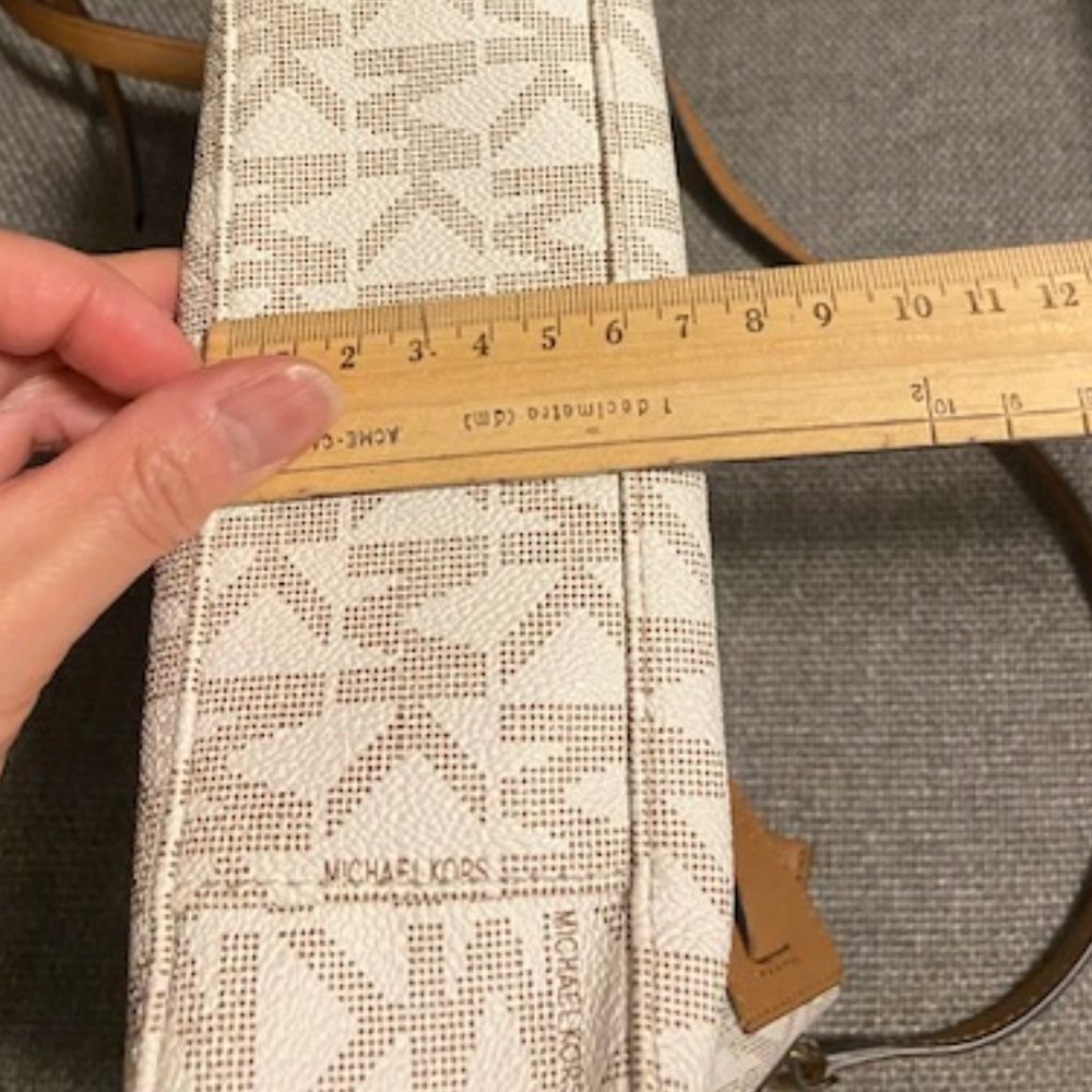 Authentic Michael Kors Beige Logo Crossbody Purse - Picture 9 of 10